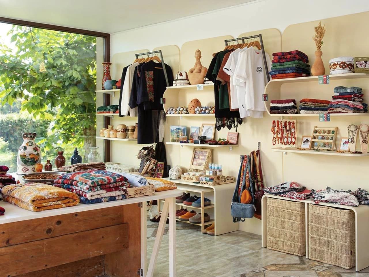 Craft souvenir shop